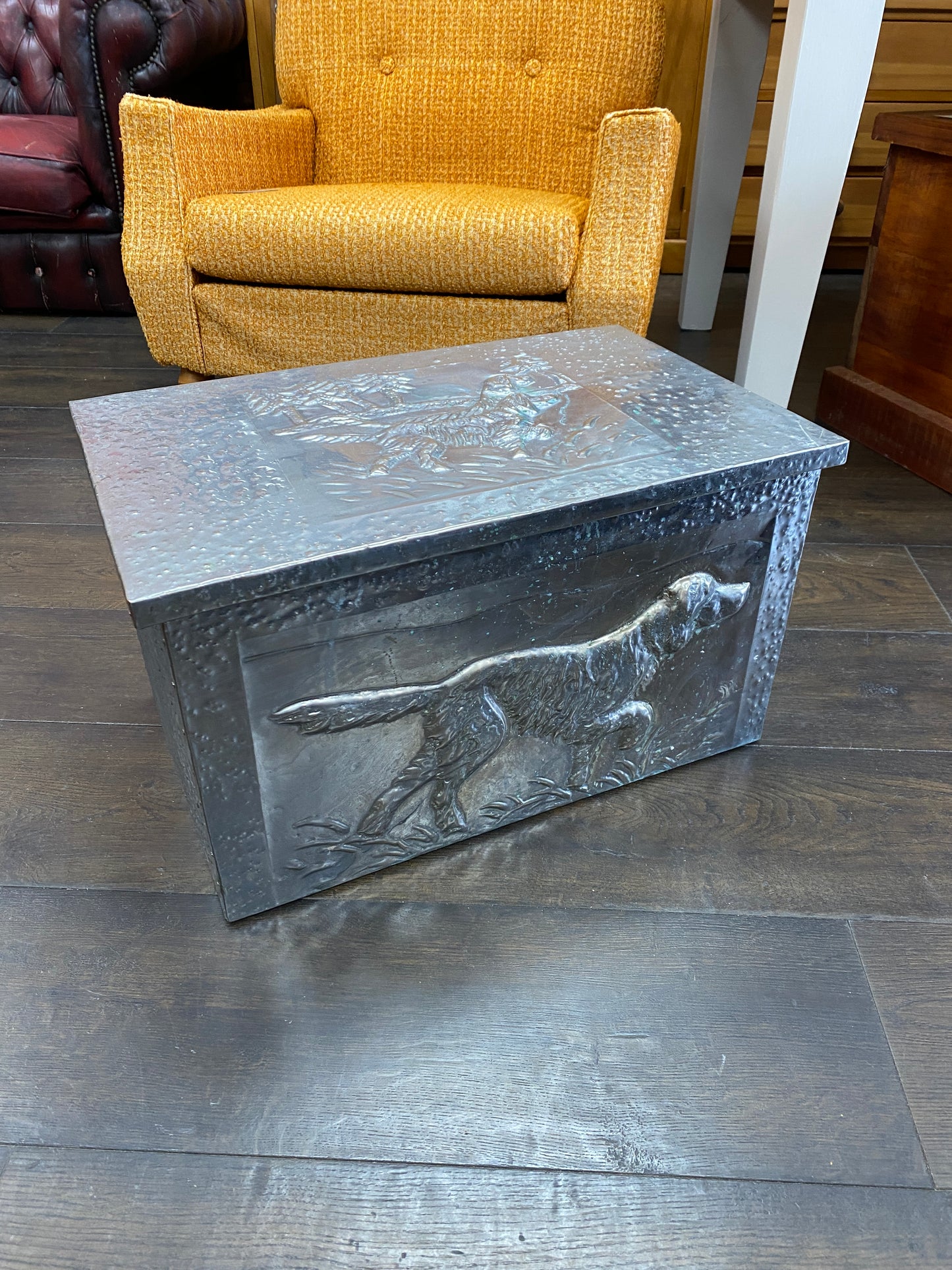 Vintage Metal Hound Fire Box