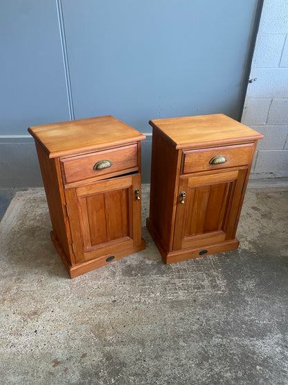 Vintage Solid Rimu Bedside Tables Pair